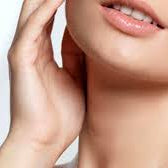 Pelle più giovane e luminosa: perché collagene, vitamina C, glutatione e NAC possono aiutare