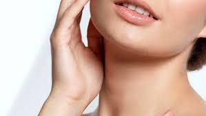 Pelle più giovane e luminosa: perché collagene, vitamina C, glutatione e NAC possono aiutare